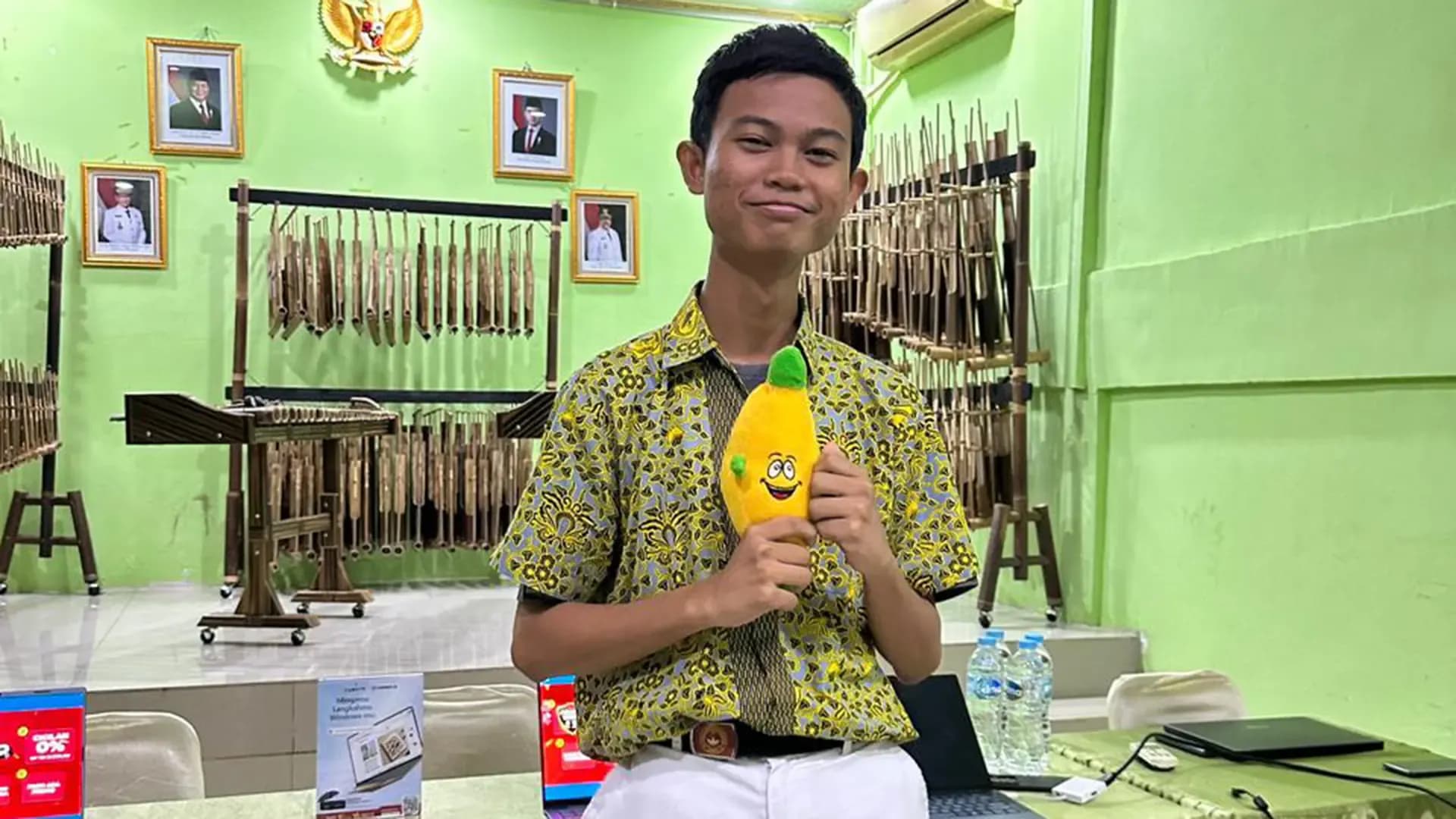 agres-id-dan-microsoft-hadirkan-workshop-copilot-di-smkn-11-jakarta-5