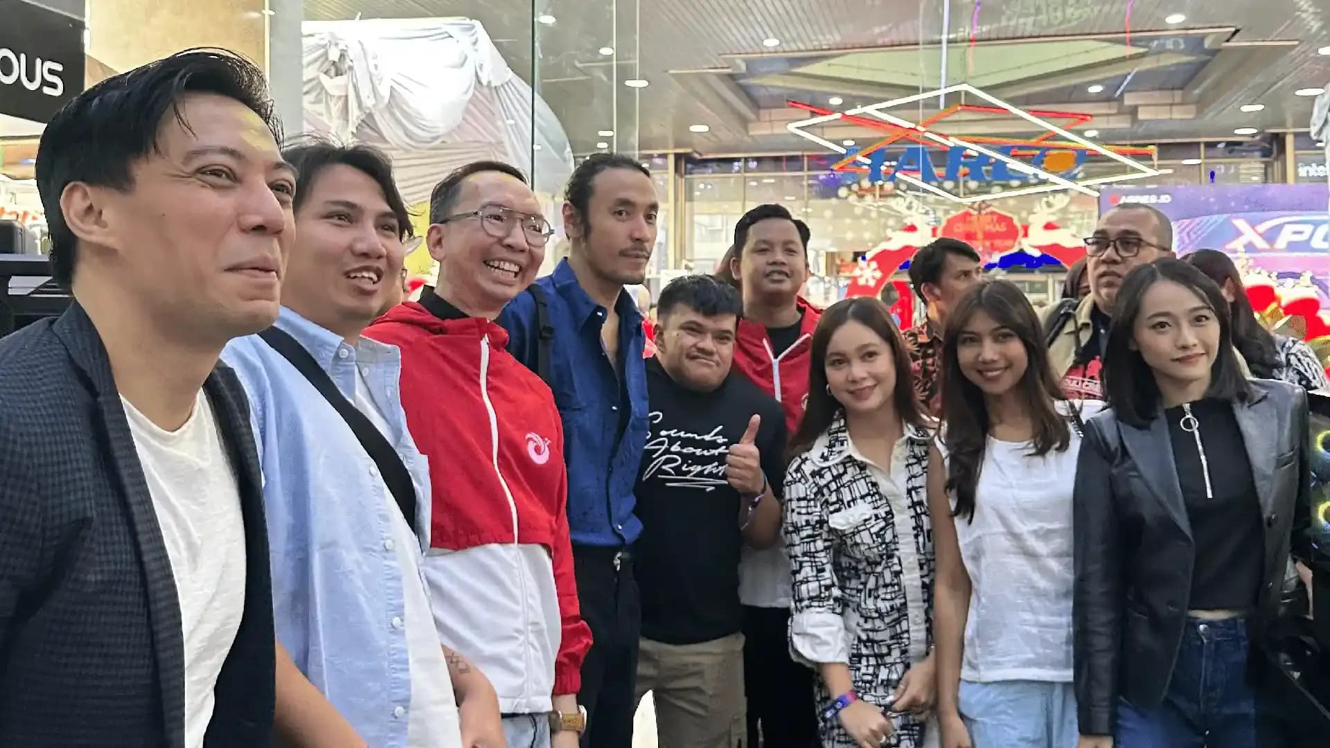 grand-opening-agres-komputer-di-harco-mangga-dua-dihadiri-artis-influencer-1