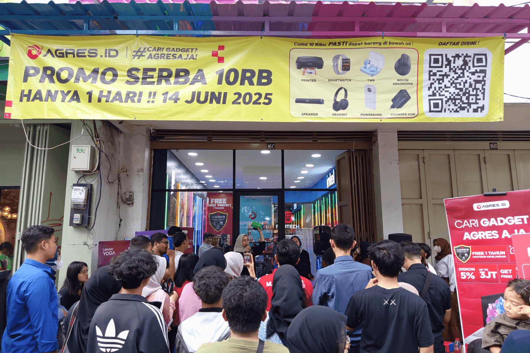 promo-serba-10-ribu-agres-id-fone-gegerkan-cirebon-100-orang-tercepat-borong-gadget-impian-cuma-10-ribu